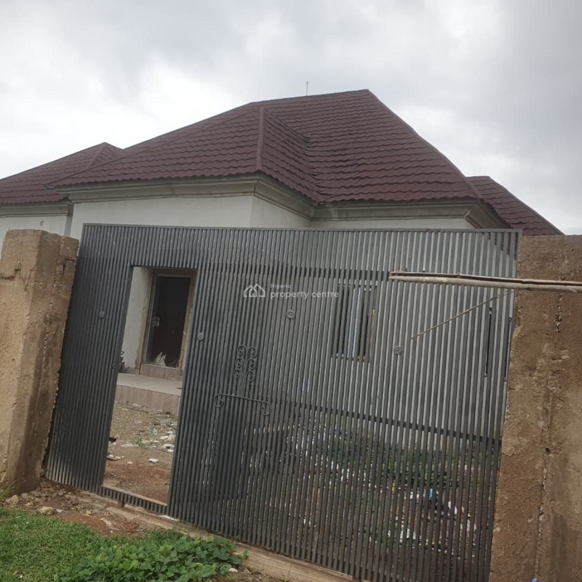 Excellent Spacious 3 Bedroom Bungalow with Bq, Von Estate Road, Lugbe District, Abuja, Detached Bungalow for Sale