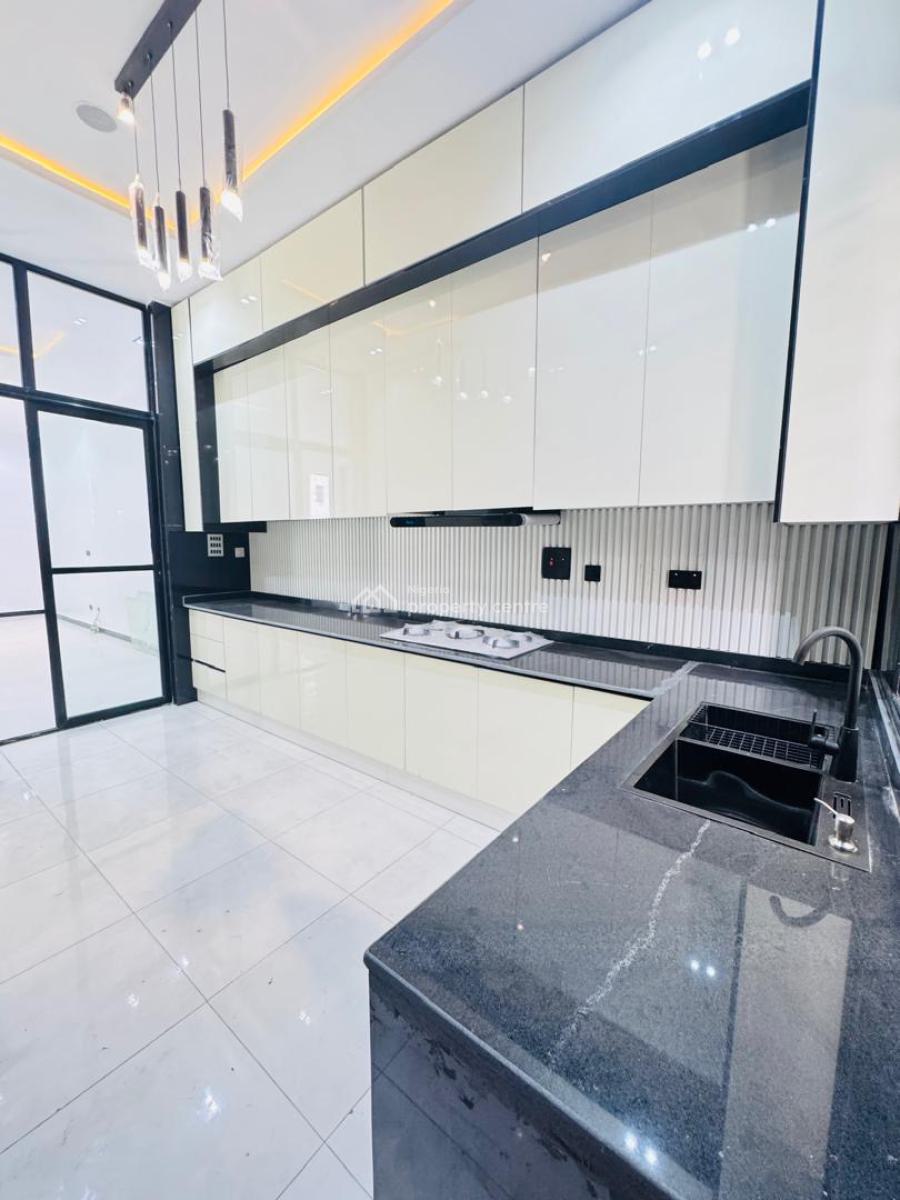 Four Bedrooms Semi Detached Duplex with Bq, Ikate Lekki, Lekki, Lagos, Semi-detached Duplex for Sale