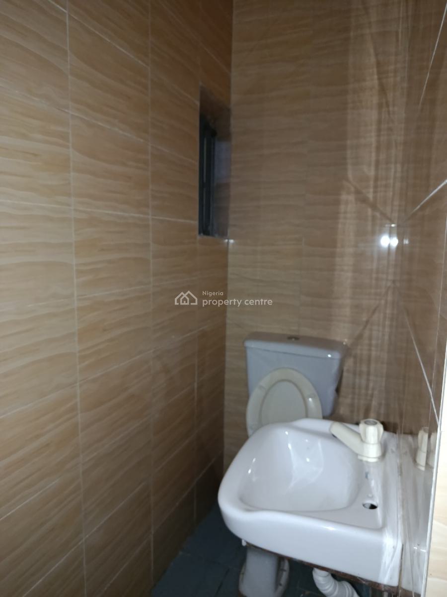 Nice 2 Bedroom Apartment in an Estate, Imo Housing Estate, World Bank, Owerri Municipal, Imo, Flat / Apartment for Rent