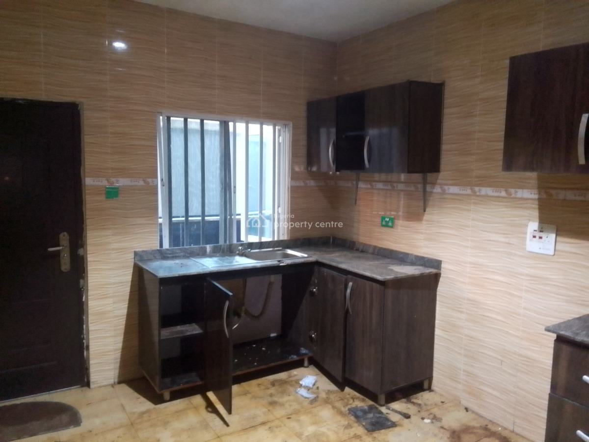 Luxury 2 Bedroom Flat with Excellent Features, Meadow View Estate, Ogombo, Ajah, Lagos, Flat / Apartment for Rent