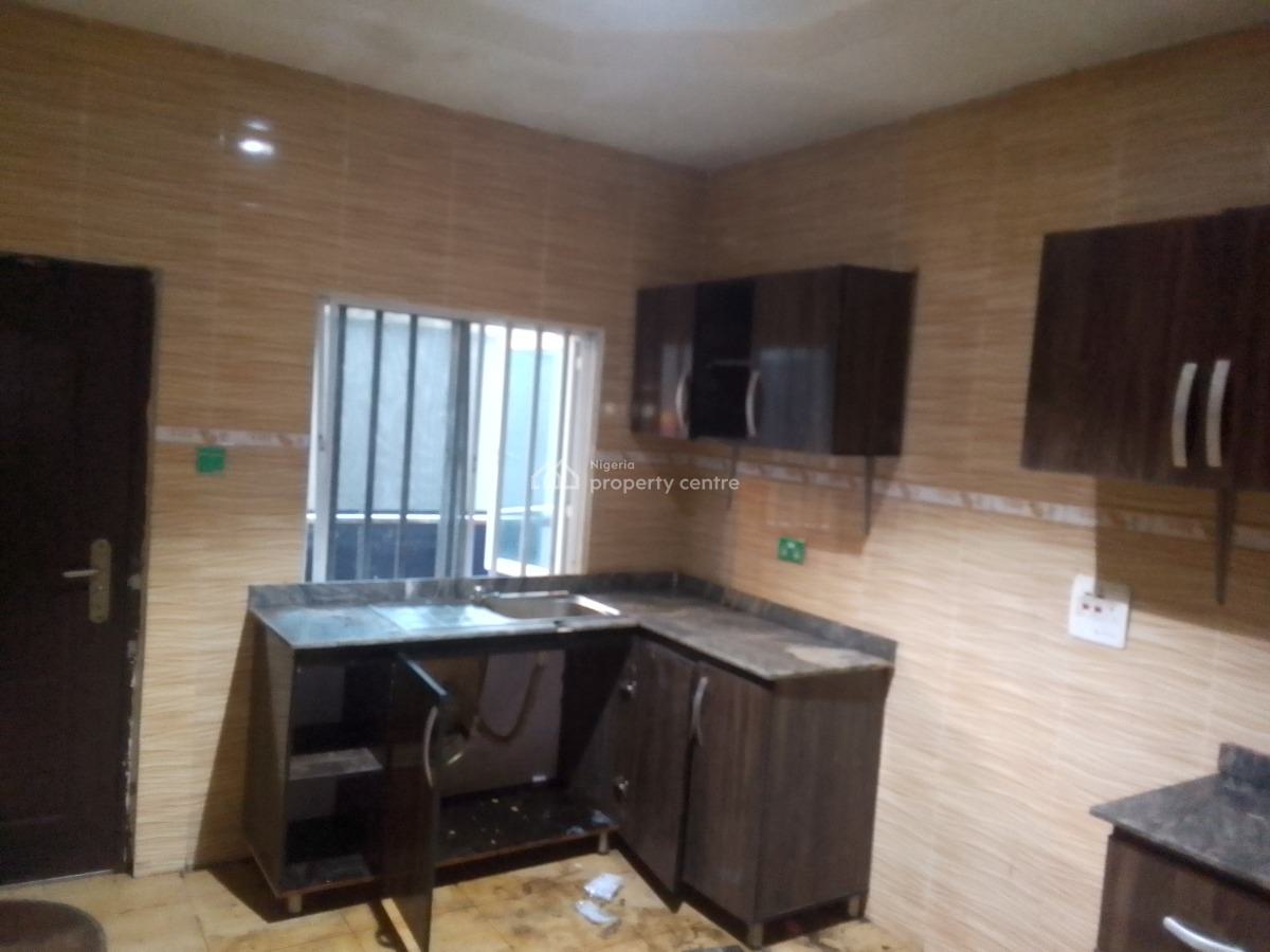 Luxury 2 Bedroom Flat with Excellent Features, Meadow View Estate, Ogombo, Ajah, Lagos, Flat / Apartment for Rent