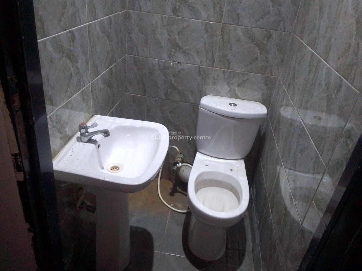 Luxury 2 Bedroom Flat with Excellent Features, Meadow View Estate, Ogombo, Ajah, Lagos, Flat / Apartment for Rent