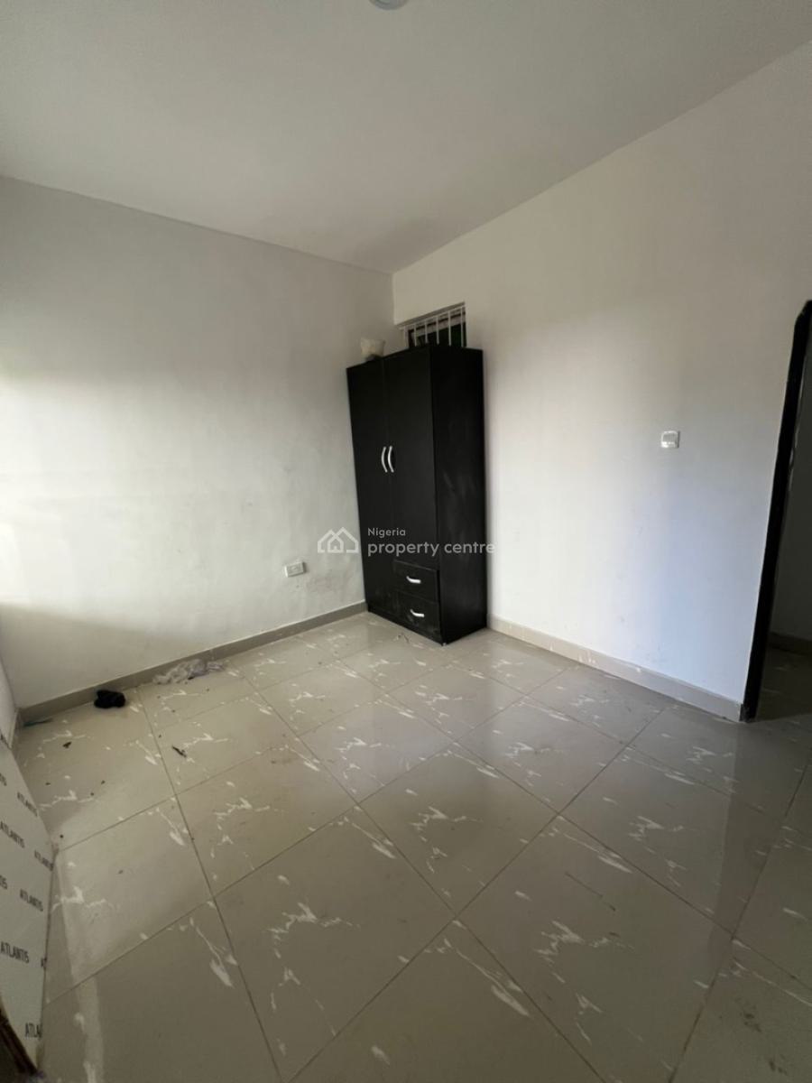 2 Bedroom Flat, Lagos Lekki Phase 2, Agungi, Lekki, Lagos, Flat / Apartment for Rent