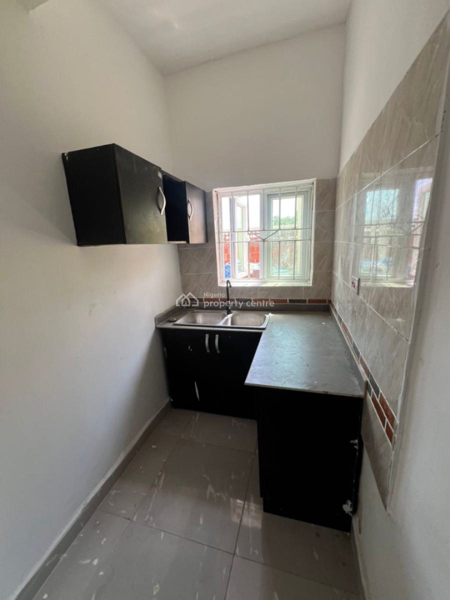 2 Bedroom Flat, Lagos Lekki Phase 2, Agungi, Lekki, Lagos, Flat / Apartment for Rent