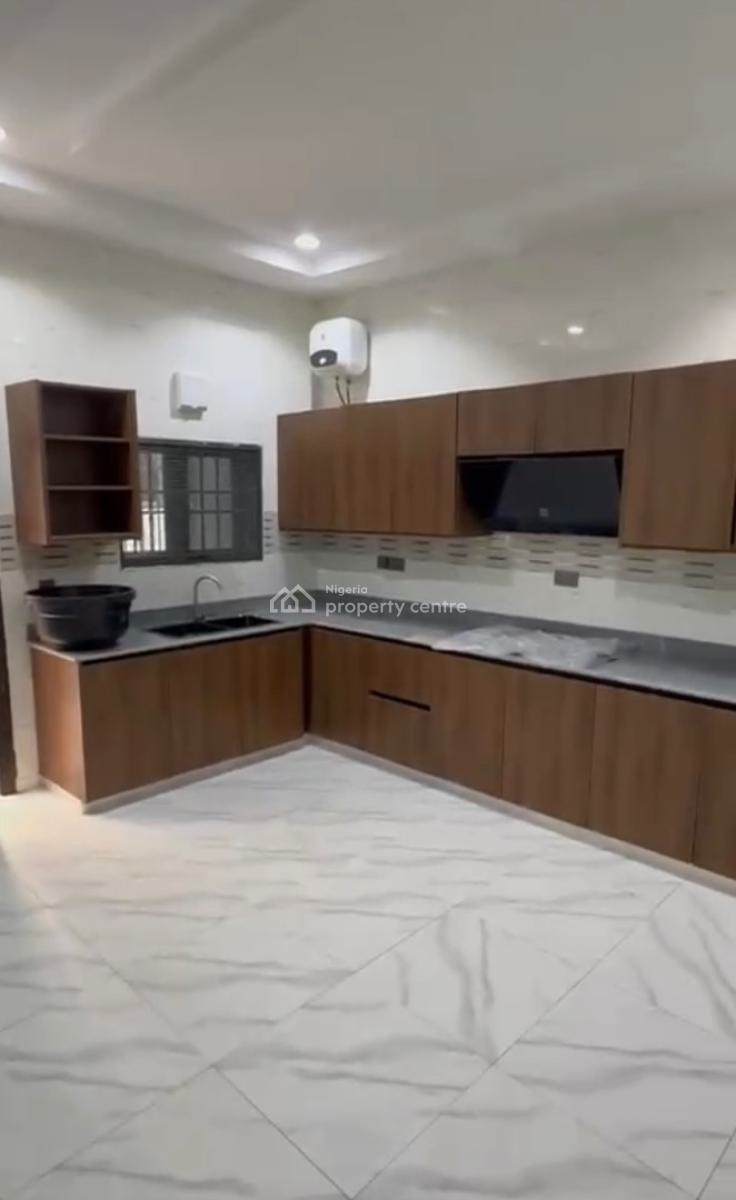 Luxury 5 Bedroom En-suite Terrace Duplex with Bq, Main, Guzape District, Abuja, Terraced Duplex for Sale