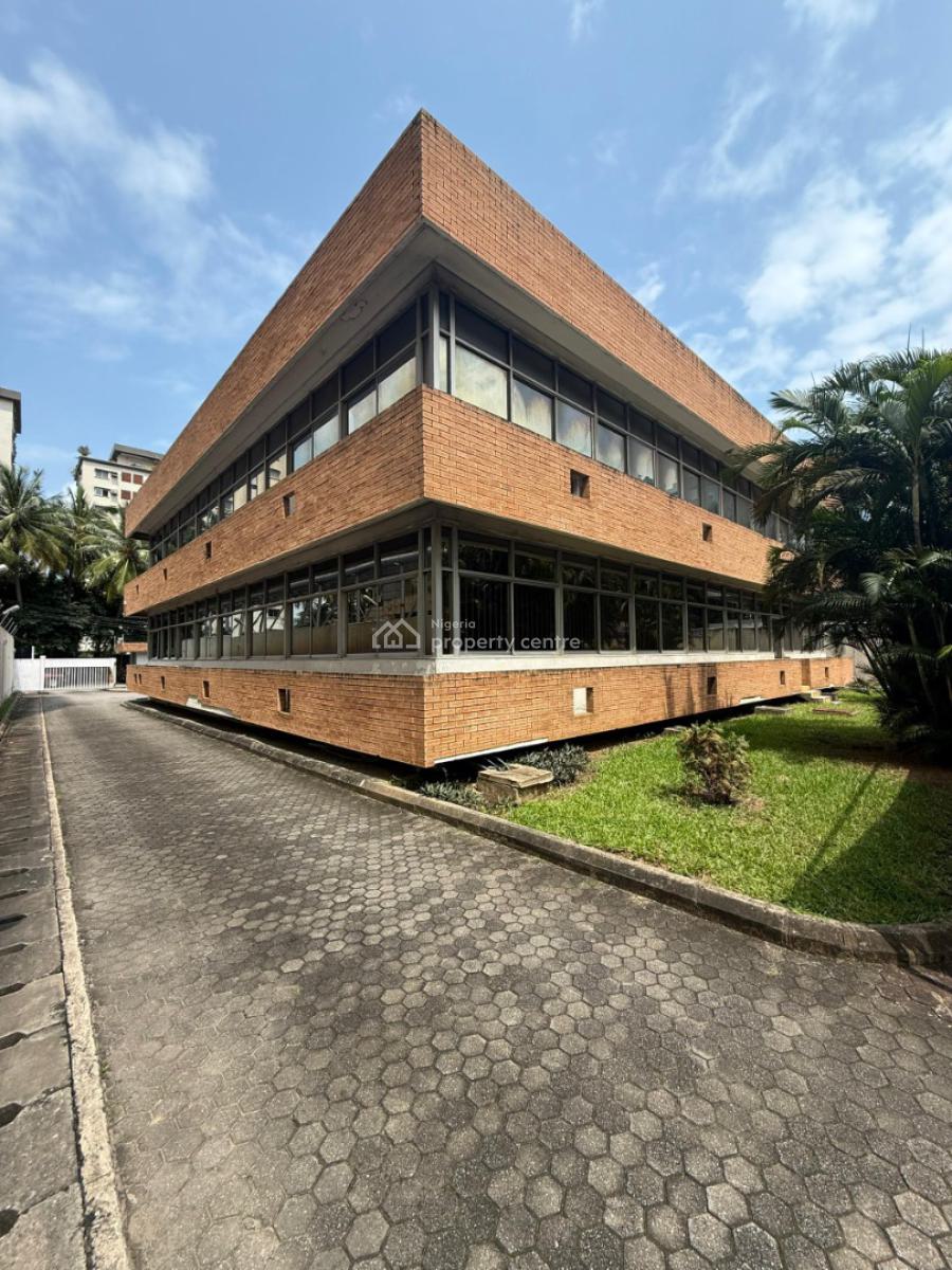 for Lease Massive Detached House with an Open Court Area & a Lot Room, Victoria Island (vi), Lagos, House for Rent
