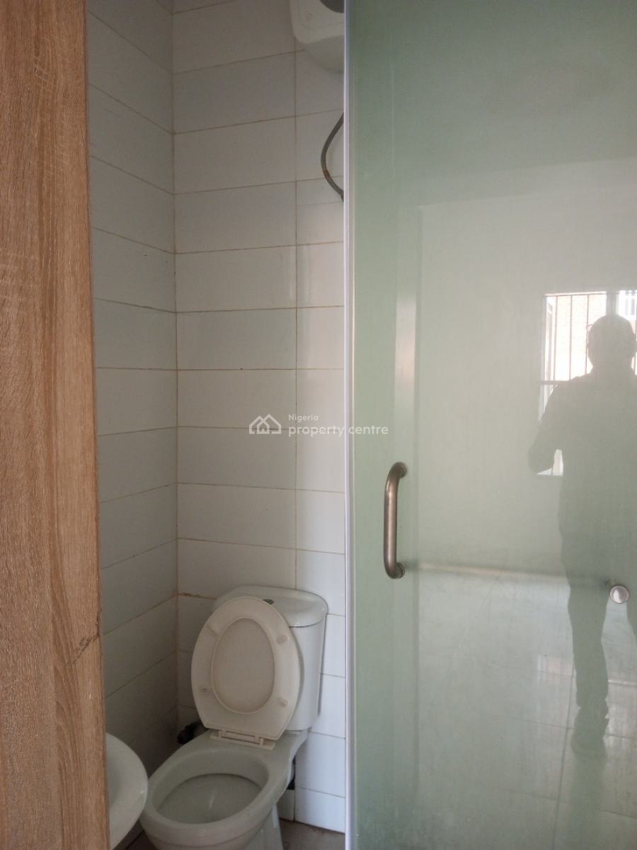 Superb 2bed Apartment (serviced) in a Secured Estate, Agungi, Lekki, Lagos, Flat / Apartment for Rent