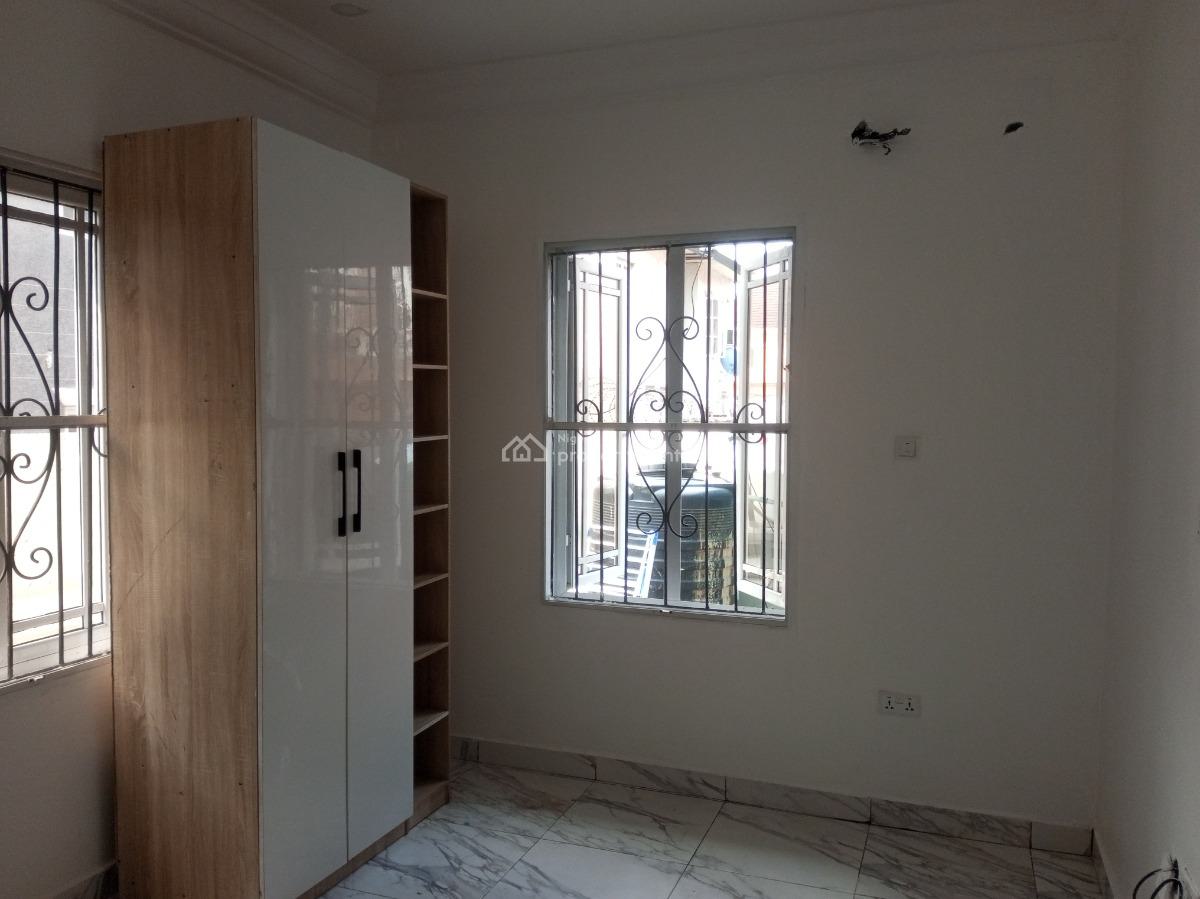 Superb 2bed Apartment (serviced) in a Secured Estate, Agungi, Lekki, Lagos, Flat / Apartment for Rent