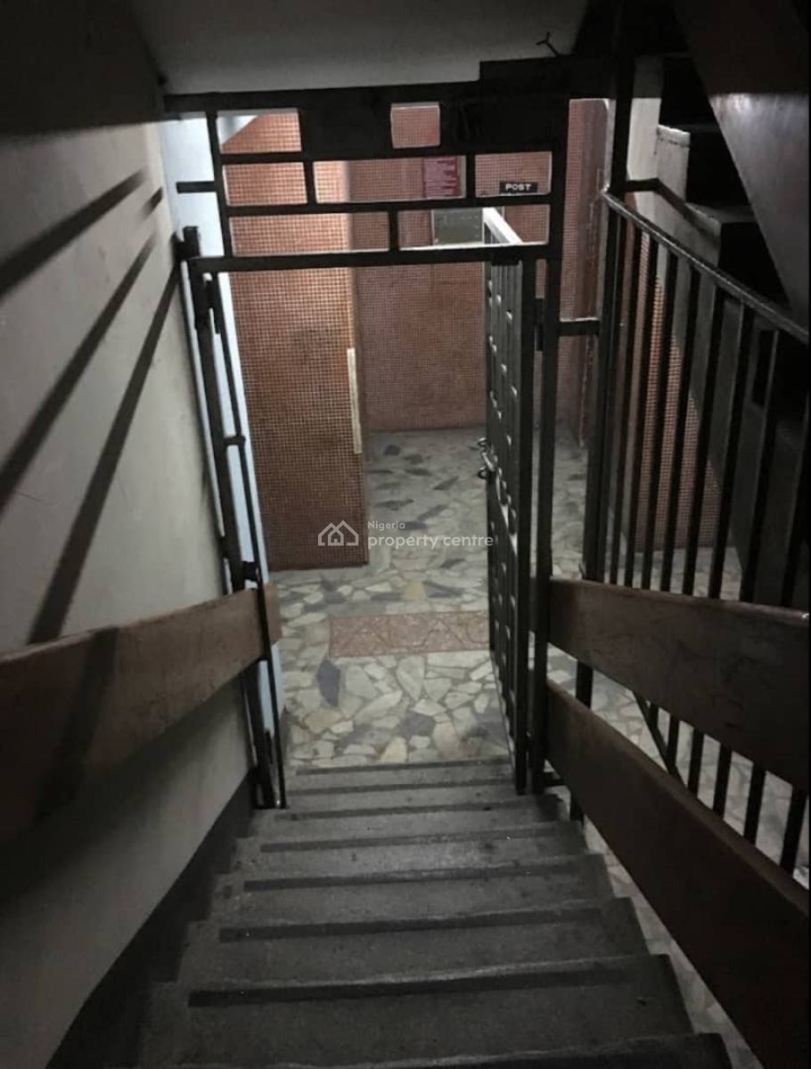 Estate Deal, Surulere, Lagos, Flat / Apartment for Sale