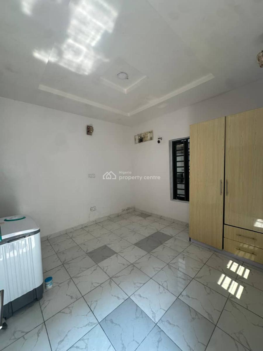 Spacious Studio Apartment, Behind Dominos Pizza, Ologolo, Lekki, Lagos, Self Contain (single Rooms) for Rent