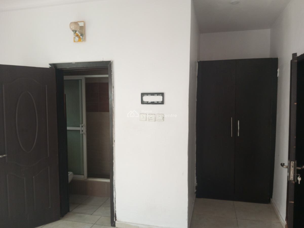 Shared Apartment Upstairs in a Secured Estate, Agungi, Lekki, Lagos, Self Contain (single Rooms) for Rent