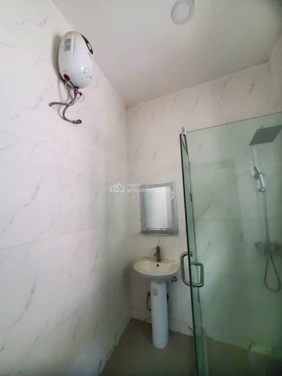 Spacious Room in a Shared Apartment, Orchid Road, Eleganza Bustop Lekki Lagos, Lekki, Lagos, Flat / Apartment for Rent