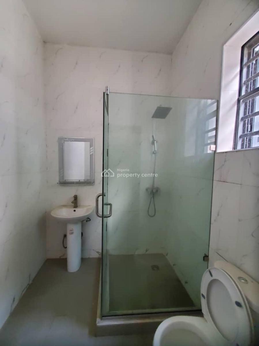 Spacious Room in a Shared Apartment, Orchid Road, Eleganza Bustop Lekki Lagos, Lekki, Lagos, Flat / Apartment for Rent