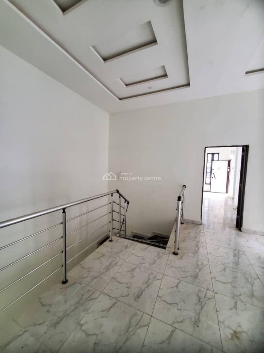 Spacious Room in a Shared Apartment, Orchid Road, Eleganza Bustop Lekki Lagos, Lekki, Lagos, Flat / Apartment for Rent
