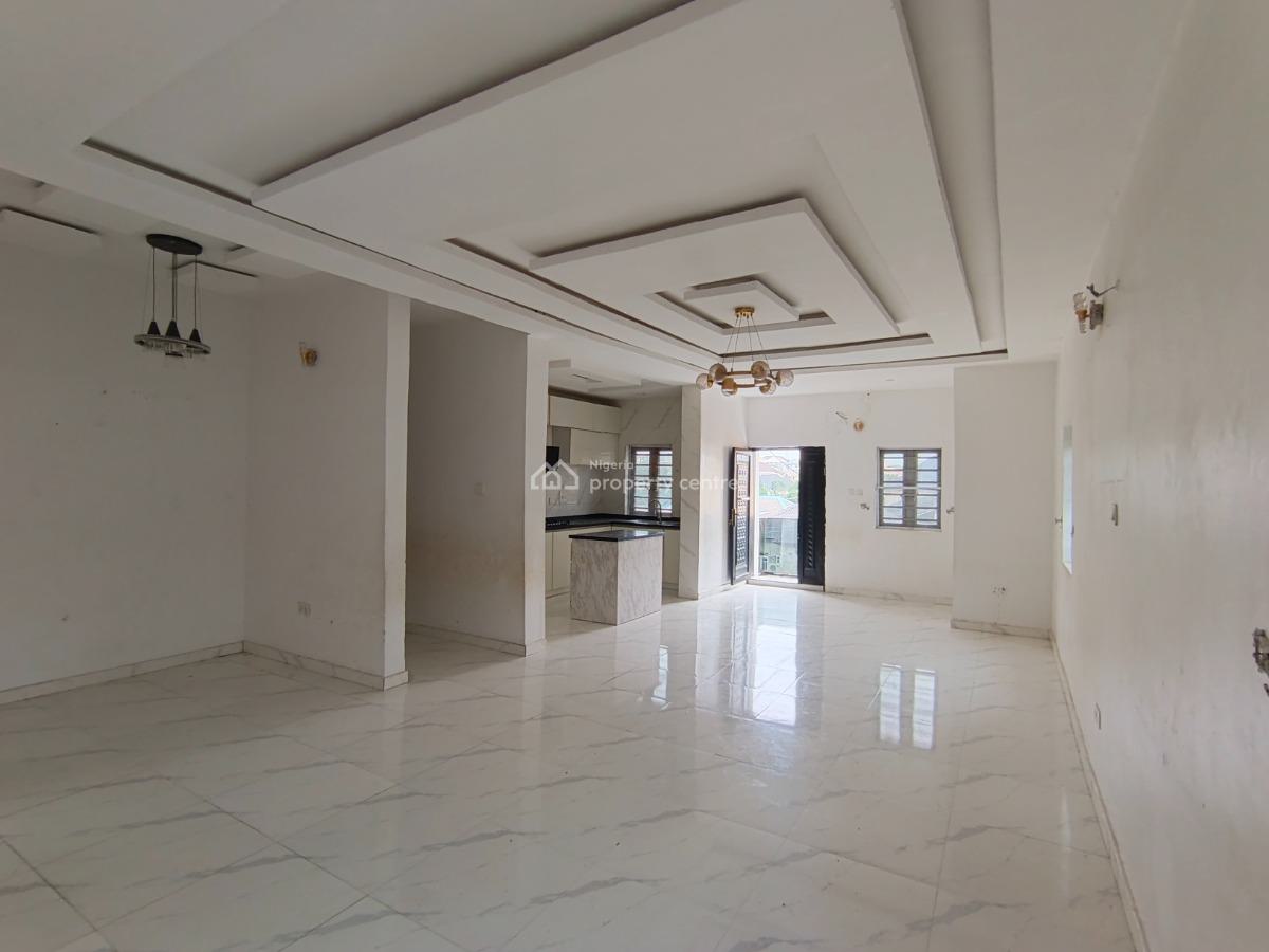 2 Bedroom Flat, Elepe Ijede Road, Ikorodu, Lagos, Flat / Apartment for Rent