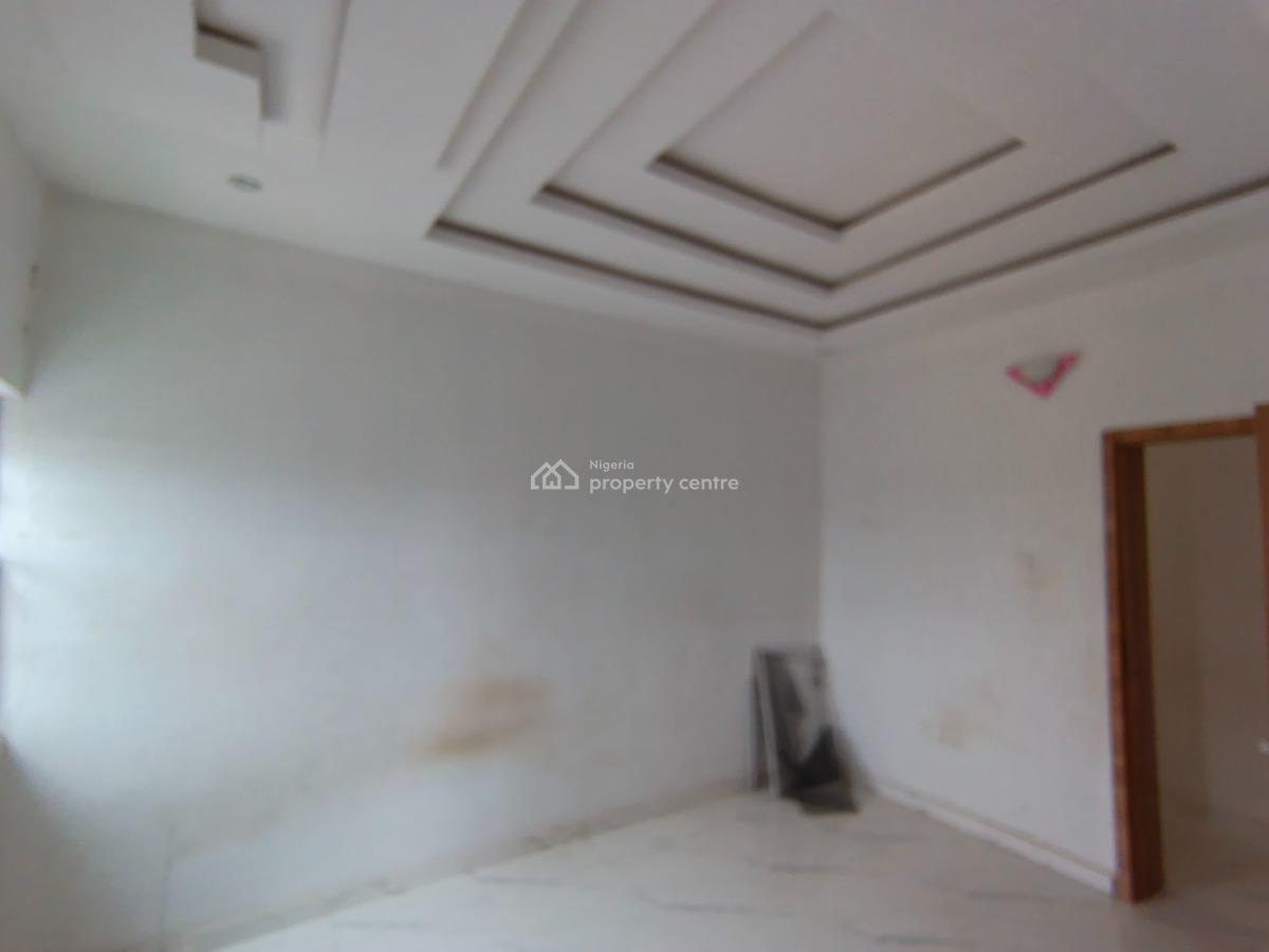 2 Bedroom Flat, Elepe Ijede Road, Ikorodu, Lagos, Flat / Apartment for Rent