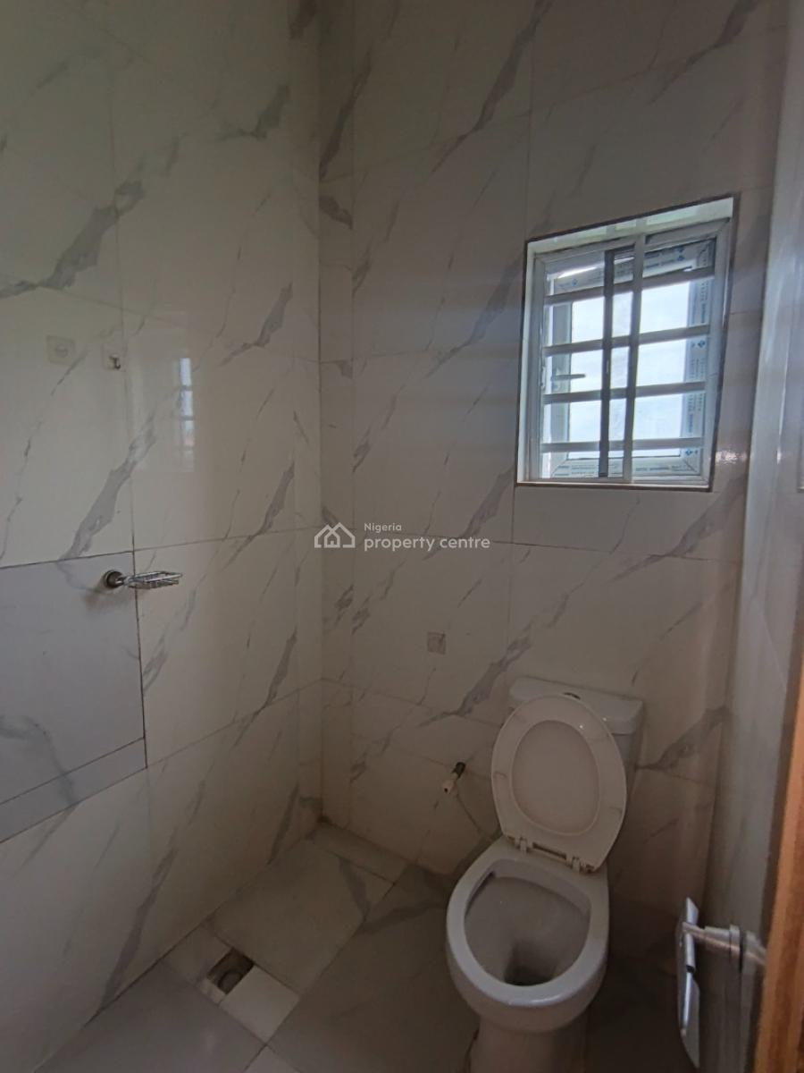 2 Bedroom Flat, Elepe Ijede Road, Ikorodu, Lagos, Flat / Apartment for Rent