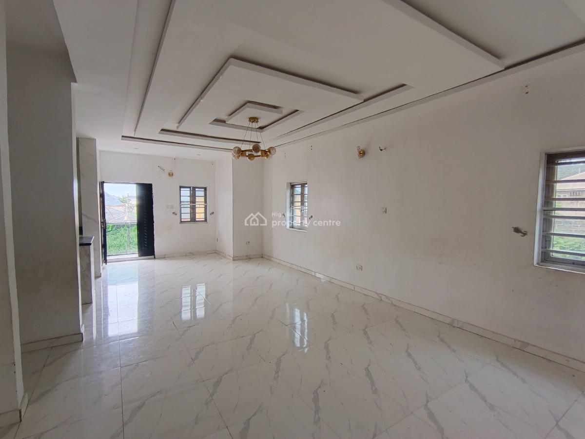 2 Bedroom Flat, Elepe Ijede Road, Ikorodu, Lagos, Flat / Apartment for Rent