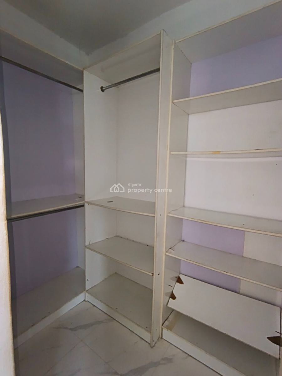 2 Bedroom Flat, Elepe Ijede Road, Ikorodu, Lagos, Flat / Apartment for Rent