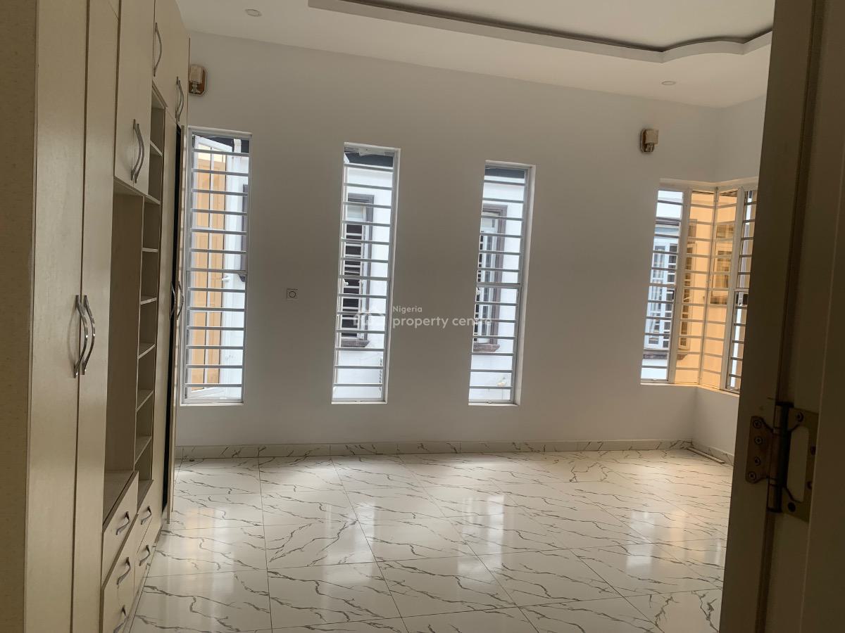 Self Contain (massive Studio), Ikota Villa Estate, Lekki, Lagos, Self Contain (single Rooms) for Rent