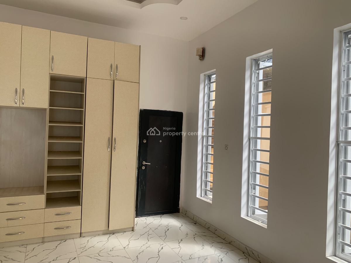 Self Contain (massive Studio), Ikota Villa Estate, Lekki, Lagos, Self Contain (single Rooms) for Rent