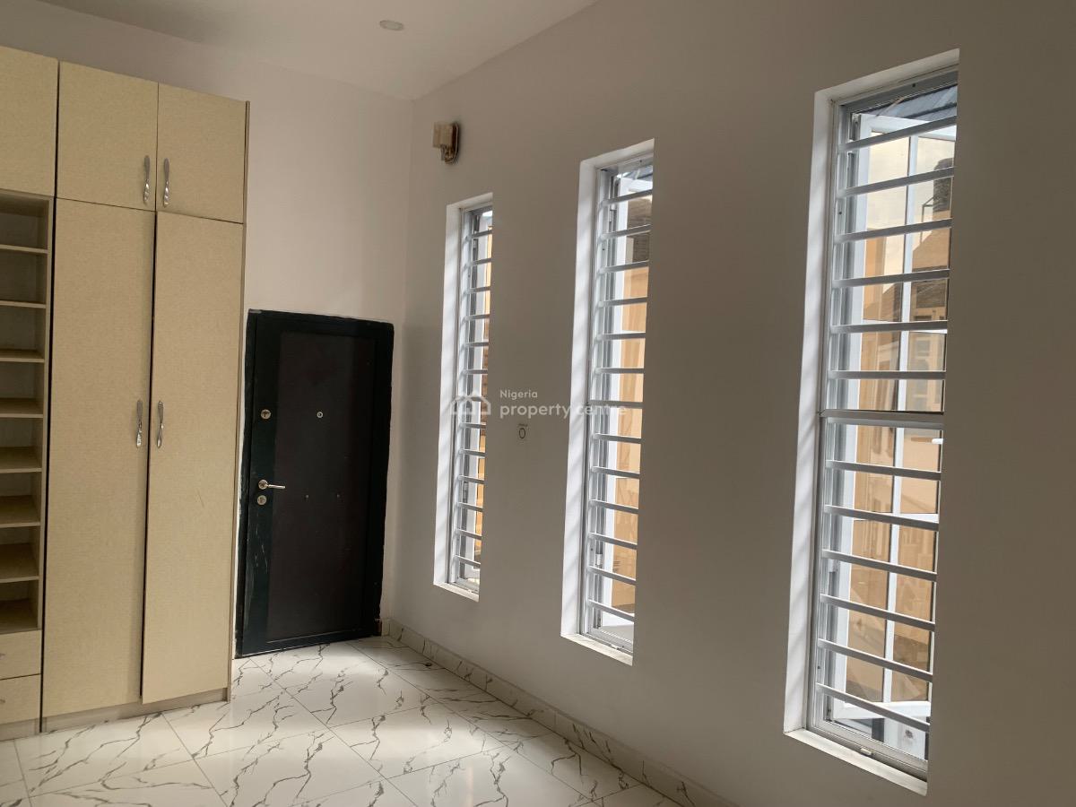 Self Contain (massive Studio), Ikota Villa Estate, Lekki, Lagos, Self Contain (single Rooms) for Rent