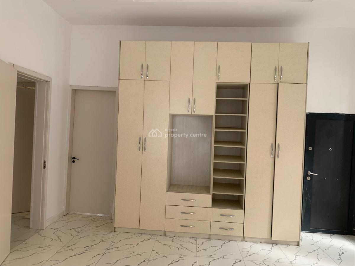 Self Contain (massive Studio), Ikota Villa Estate, Lekki, Lagos, Self Contain (single Rooms) for Rent