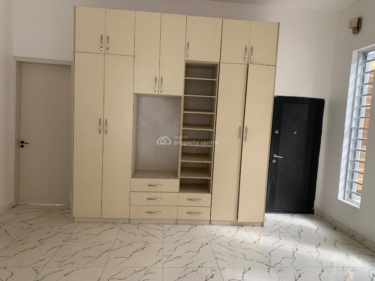 Self Contain (massive Studio), Ikota Villa Estate, Lekki, Lagos, Self Contain (single Rooms) for Rent