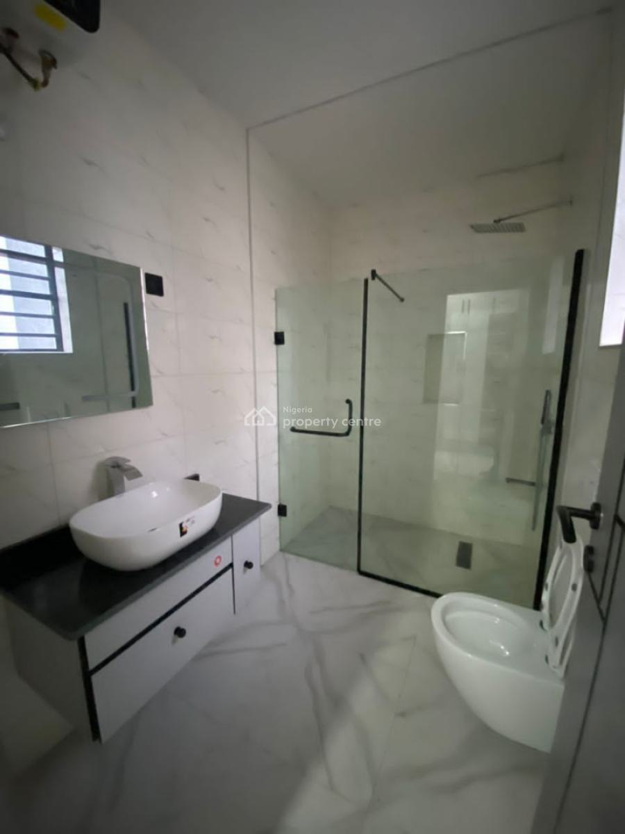 Brand New 2 Bedroom Flat, Lekki Phase 1, Lekki, Lagos, Flat / Apartment for Rent