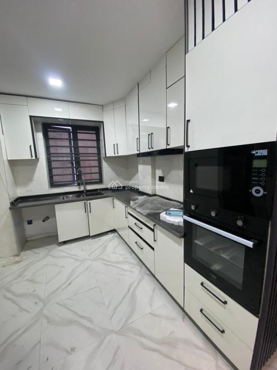 Brand New 2 Bedroom Flat, Lekki Phase 1, Lekki, Lagos, Flat / Apartment for Rent