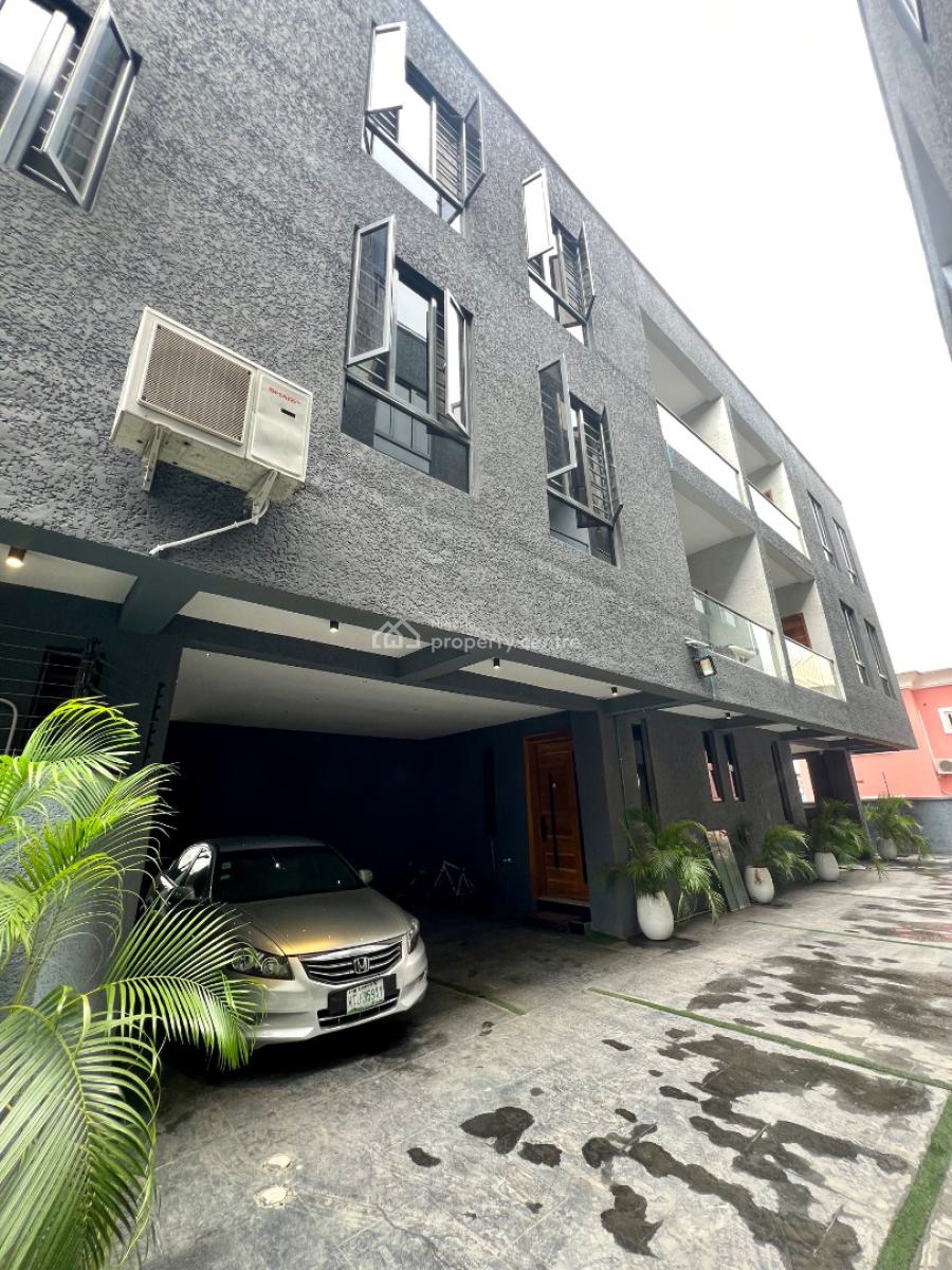 Well Built 4bedroom Terrace Duplex with a Bq, Lekki Phase 1, Lekki, Lagos, Terraced Duplex for Sale