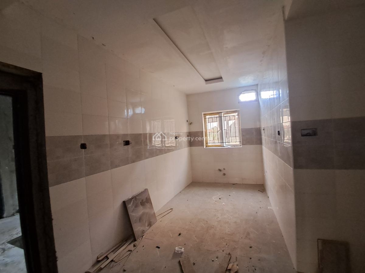 Luxury Built 3bedroom Flat Ensuite, Medina Estate Gbagada, Gbagada, Lagos, Flat / Apartment for Sale