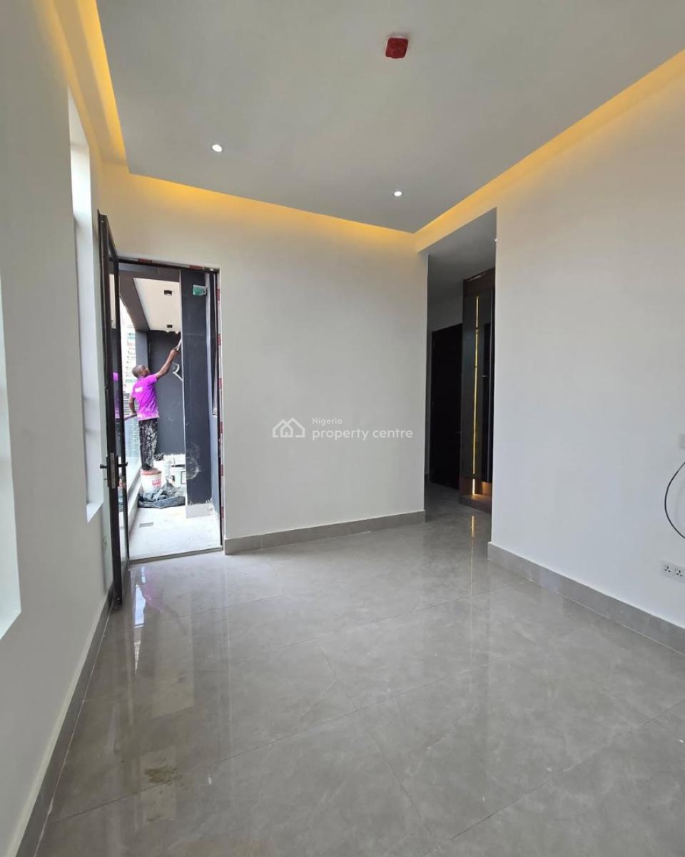 Exquisitely Designed Contemporary 3 Bedroom Apartments, Lekki Phase 1, Lekki, Lagos, Flat / Apartment for Sale