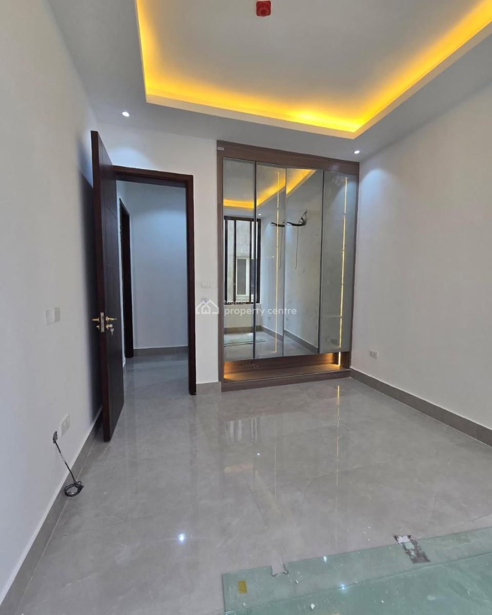 Exquisitely Designed Contemporary 3 Bedroom Apartments, Lekki Phase 1, Lekki, Lagos, Flat / Apartment for Sale