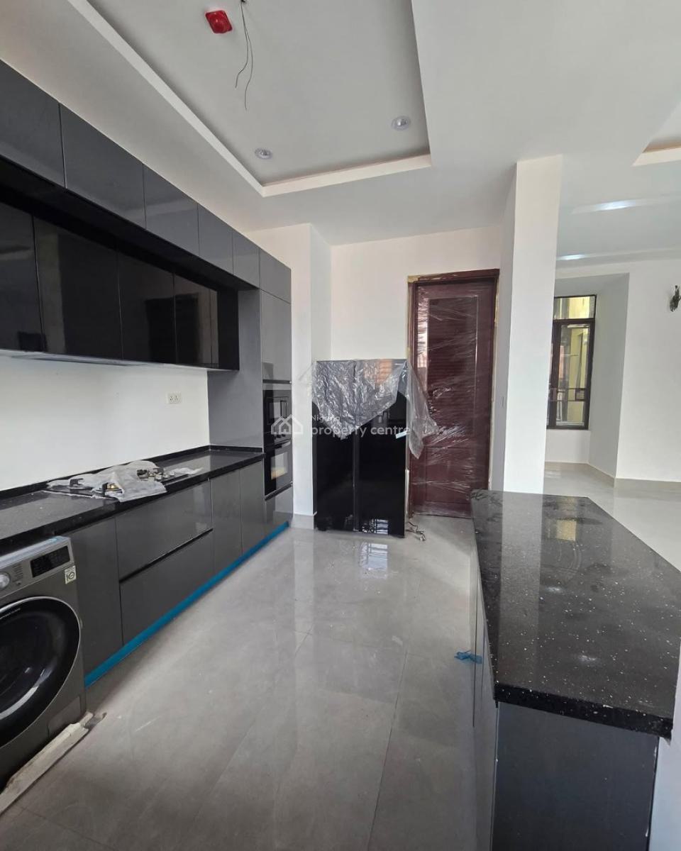 Exquisitely Designed Contemporary 3 Bedroom Apartments, Lekki Phase 1, Lekki, Lagos, Flat / Apartment for Sale