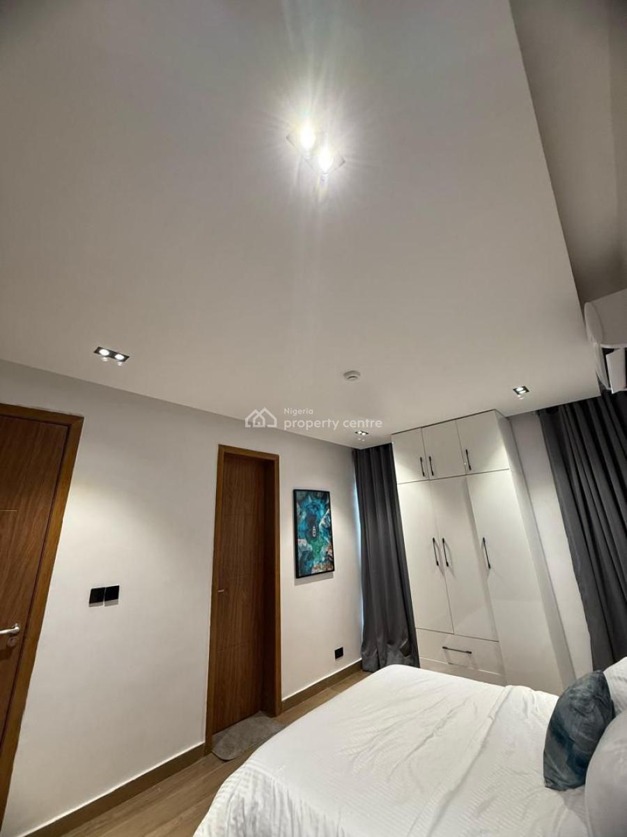 5 Bedroom( Self Compound) with Cinema & Ps5, Adeniyi Jones, Ikeja, Lagos, Flat / Apartment Short Let