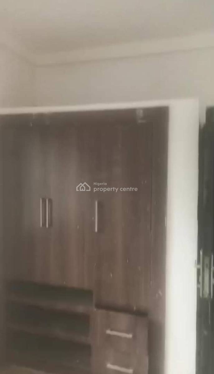 Lovely 3 Bedroom Flat, Off Adekunle Kuye., Surulere, Lagos, Flat / Apartment for Rent
