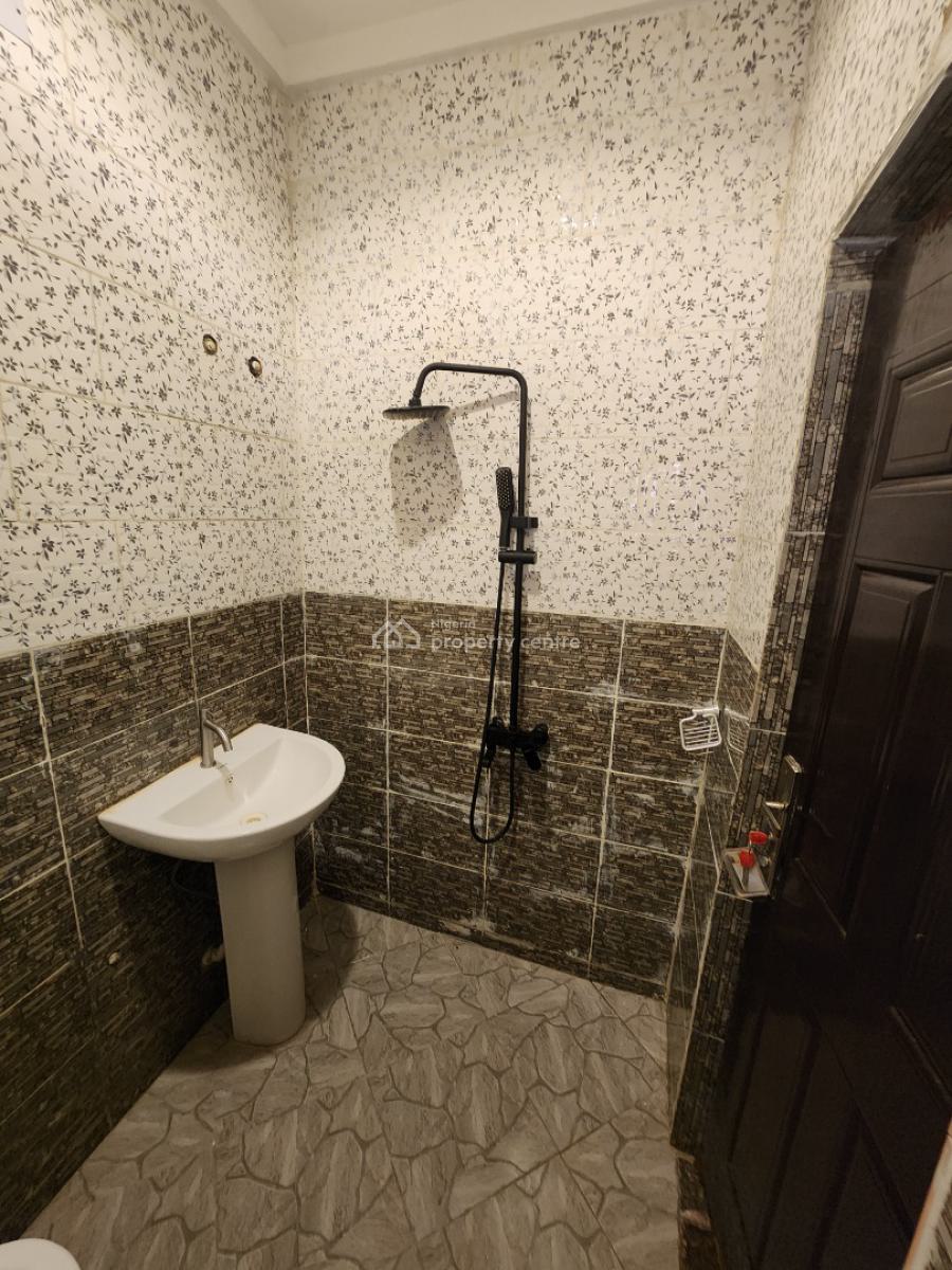 Luxury Two Bedroom Block of Flat, News Engineering Dawaki, Dawaki, Gwarinpa, Abuja, Flat / Apartment for Rent