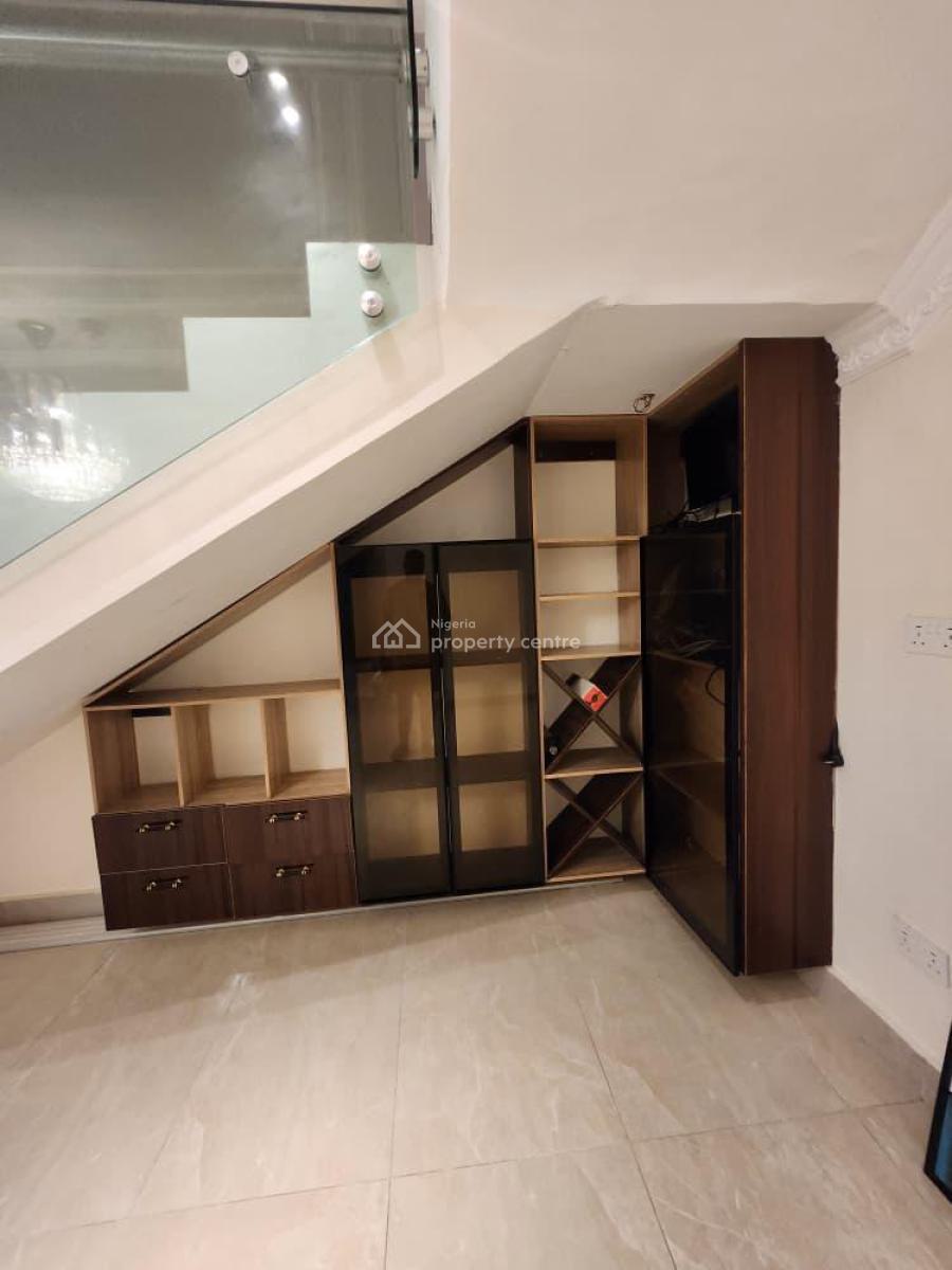 Luxury 4-bedroom Penthouse with Bq (water & City View), Lekki Phase 1, Lekki, Lagos, Flat / Apartment for Rent