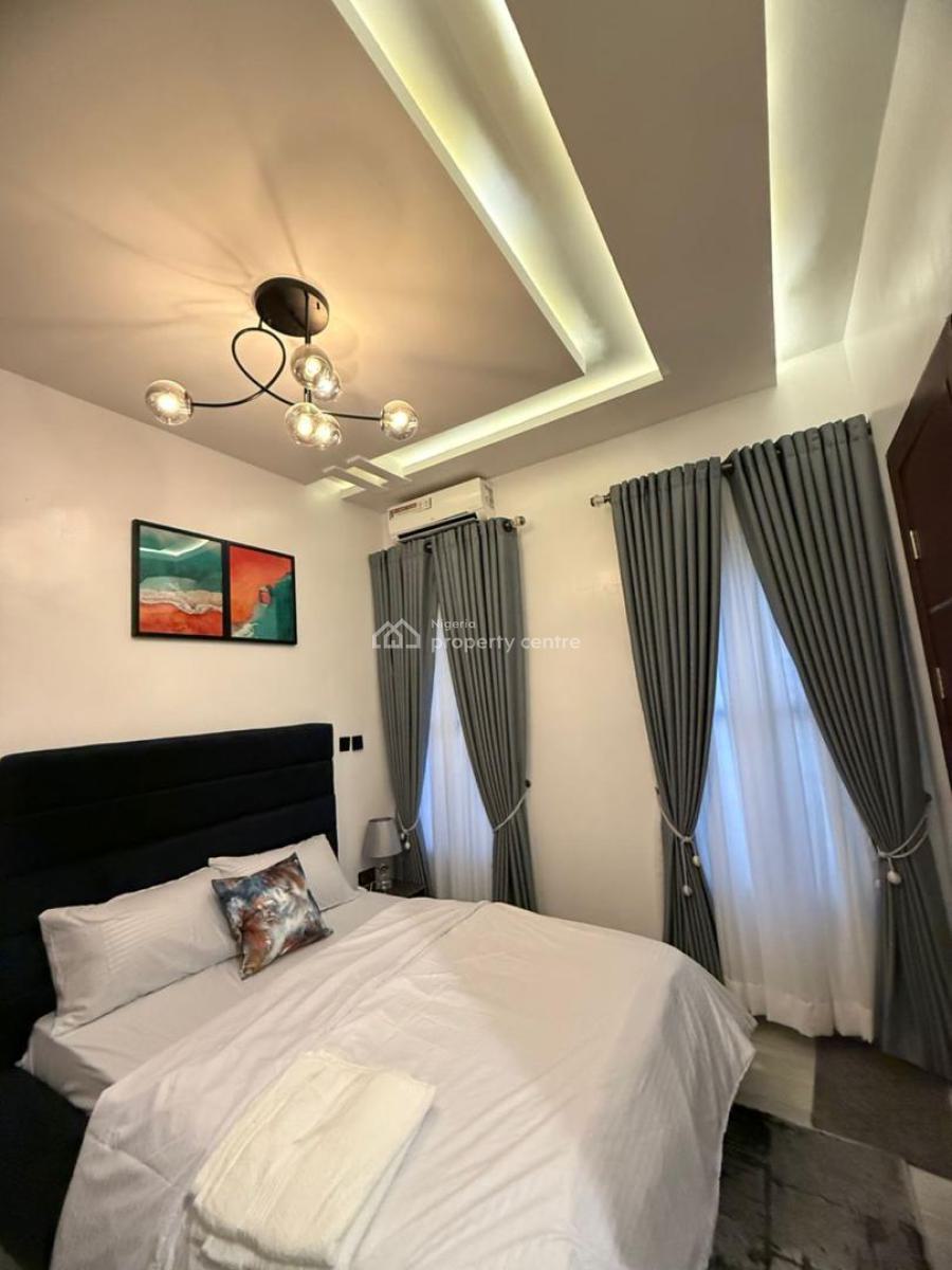 4 Bedroom( Selfcompound) Snooker & Ps5, Surulere, Lagos, Flat / Apartment Short Let
