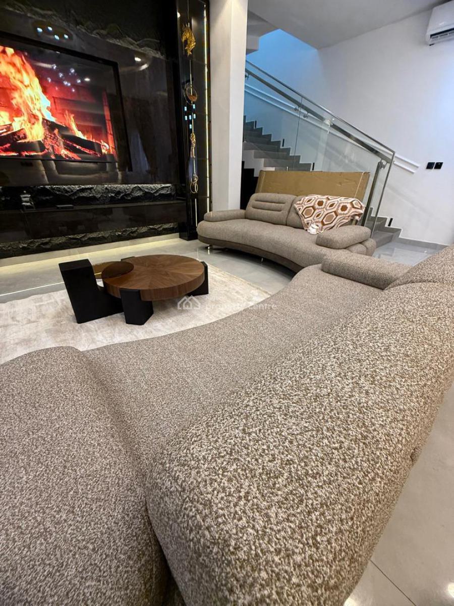 4 Bedroom( Selfcompound) Snooker & Ps5, Surulere, Lagos, Flat / Apartment Short Let