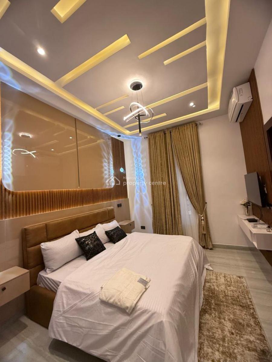4 Bedroom( Selfcompound) Snooker & Ps5, Surulere, Lagos, Flat / Apartment Short Let