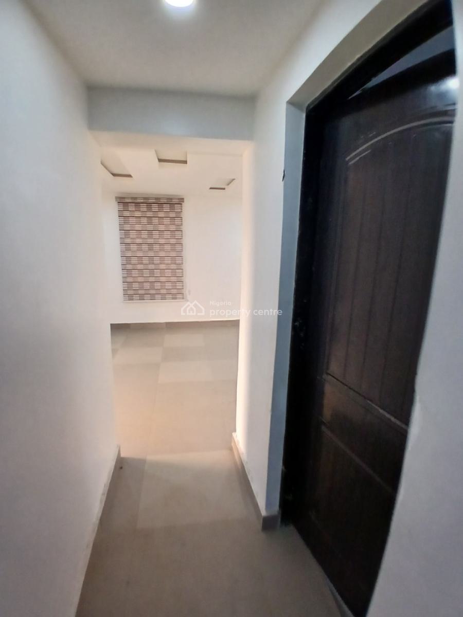 a Nice One Bedroom Flat with 2 Tiolets, Wuse, Abuja, Flat / Apartment for Rent
