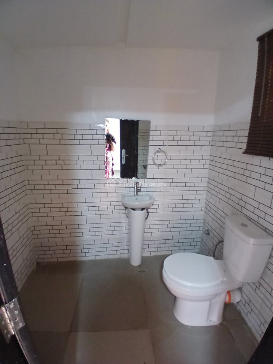 a Nice One Bedroom Flat with 2 Tiolets, Wuse, Abuja, Flat / Apartment for Rent