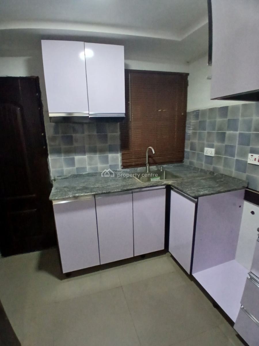 a Nice One Bedroom Flat with 2 Tiolets, Wuse, Abuja, Flat / Apartment for Rent