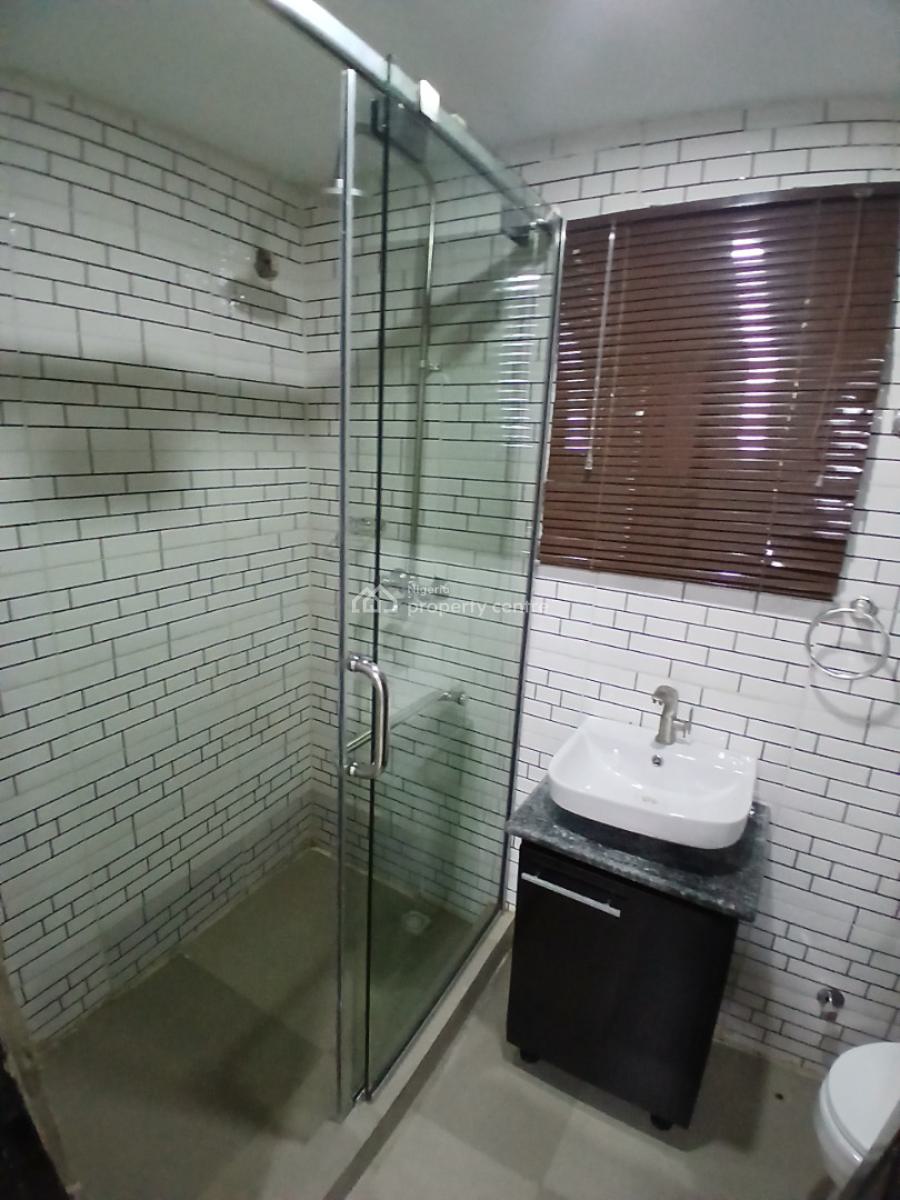 a Nice One Bedroom Flat with 2 Tiolets, Wuse, Abuja, Flat / Apartment for Rent