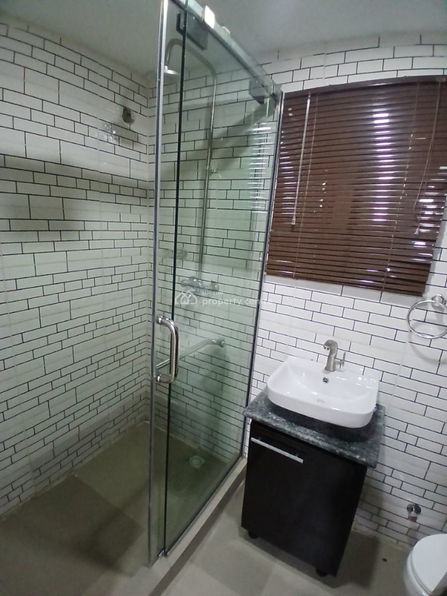 a Nice One Bedroom Flat with 2 Tiolets, Wuse, Abuja, Flat / Apartment for Rent
