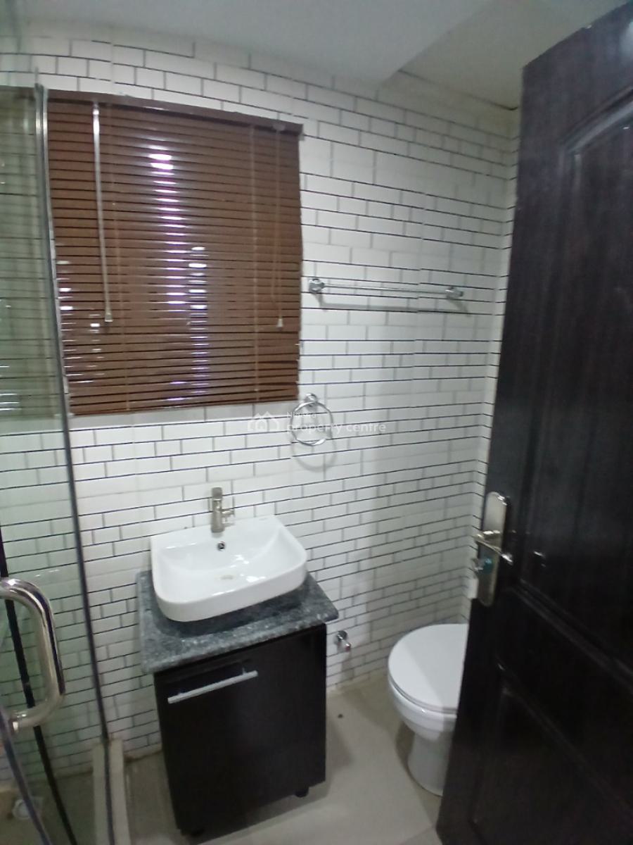 a Nice One Bedroom Flat with 2 Tiolets, Wuse, Abuja, Flat / Apartment for Rent