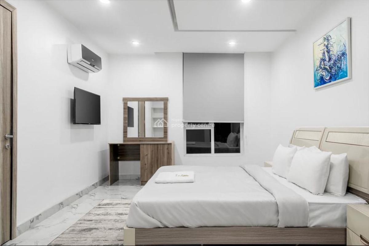 Luxury &cozy 2bedroom with Swimming Pool, Gym & Balcony, Victoria Island (vi), Lagos, Flat / Apartment Short Let