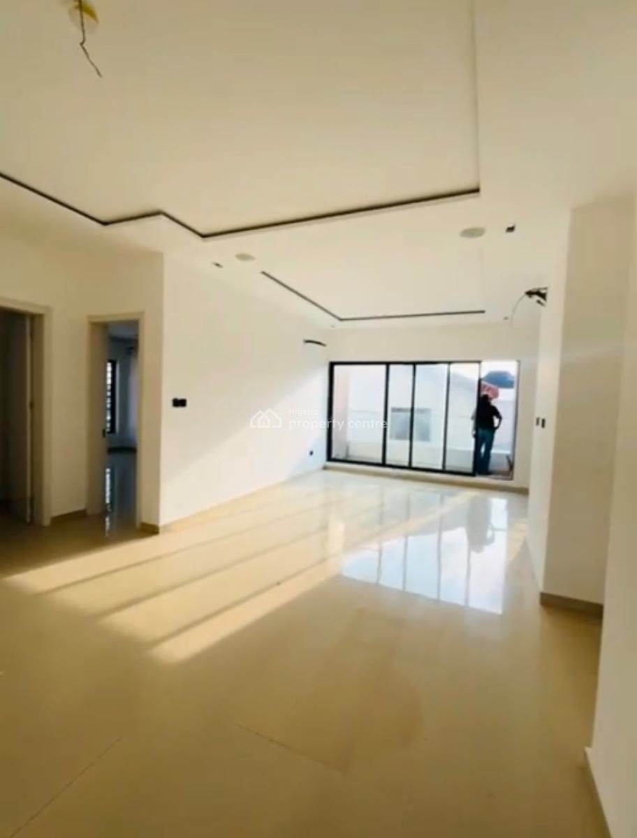 Luxury 2 Bedroom Apartment + Swimming Pool, Gym, Elevator, Lekki Phase 1, Lekki, Lagos, Flat / Apartment for Rent